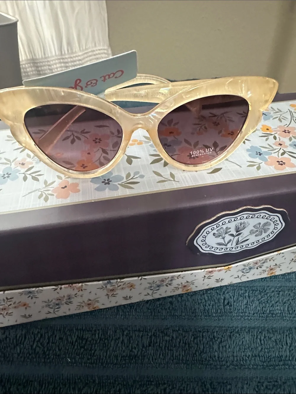 Vintage-Inspired Iridescent  Cat Eye Sunglasses — UV Protection NWT